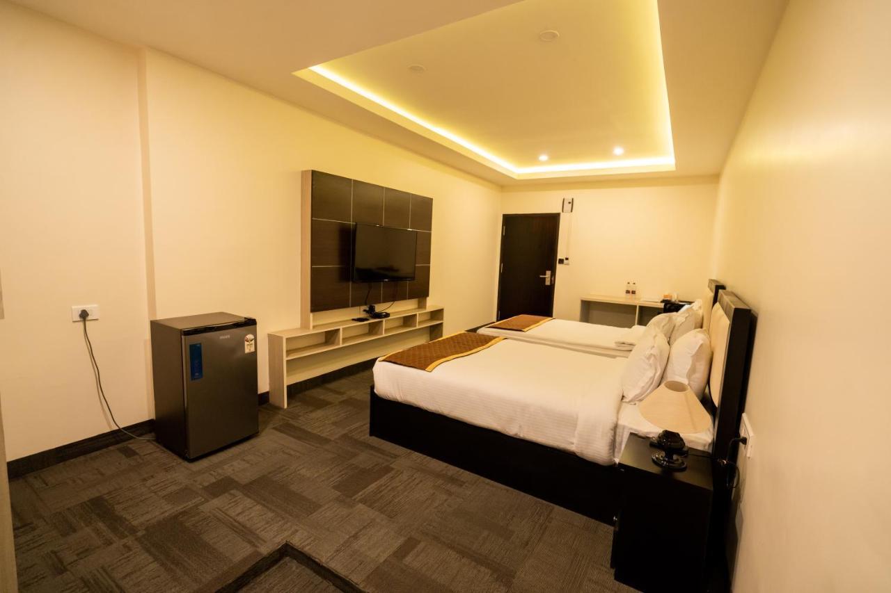 Royale Lalawi Hotel Aizawl Exterior photo