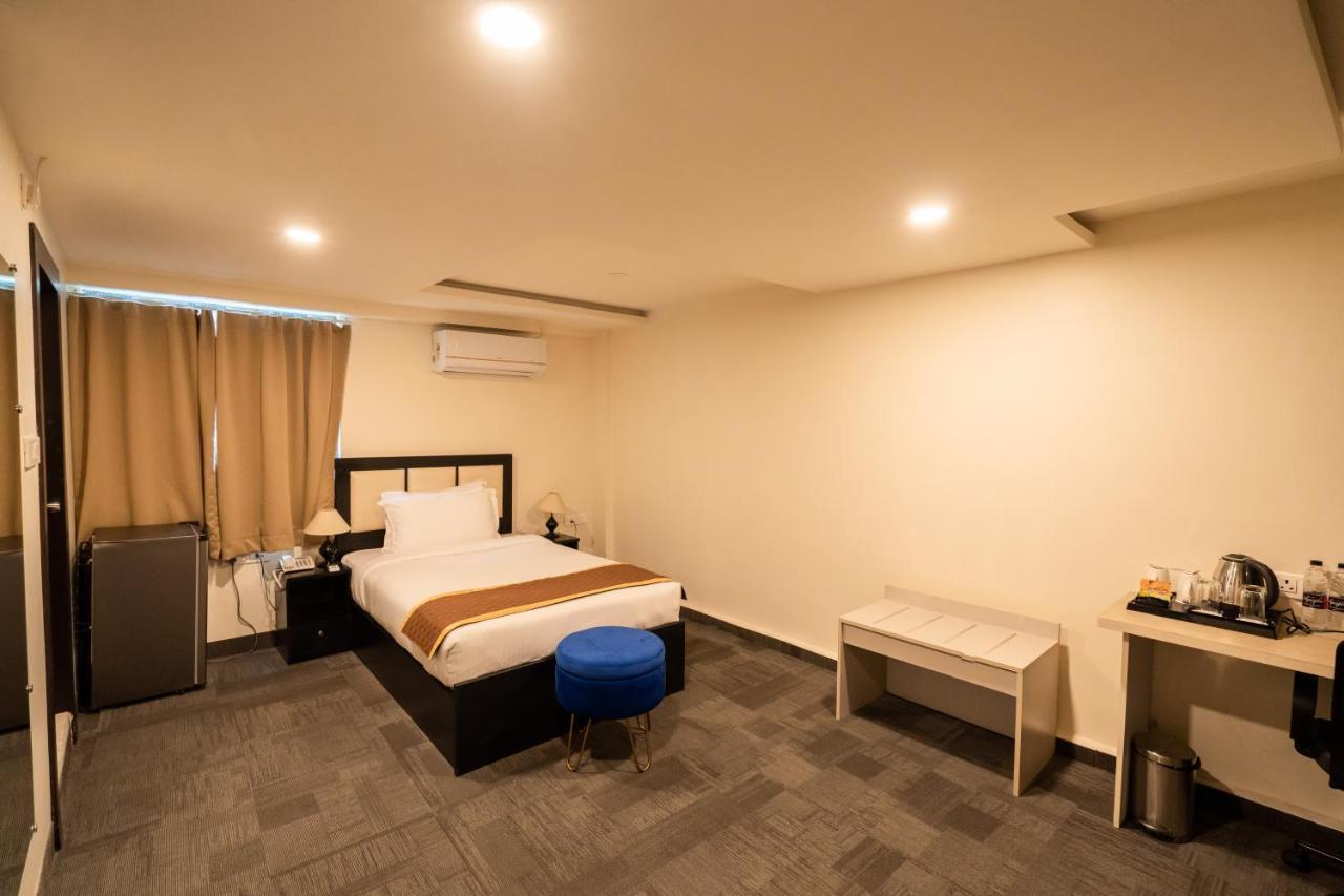 Royale Lalawi Hotel Aizawl Exterior photo